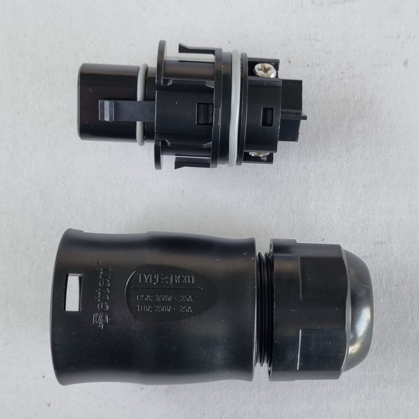 Betterie Stecker BC01, male